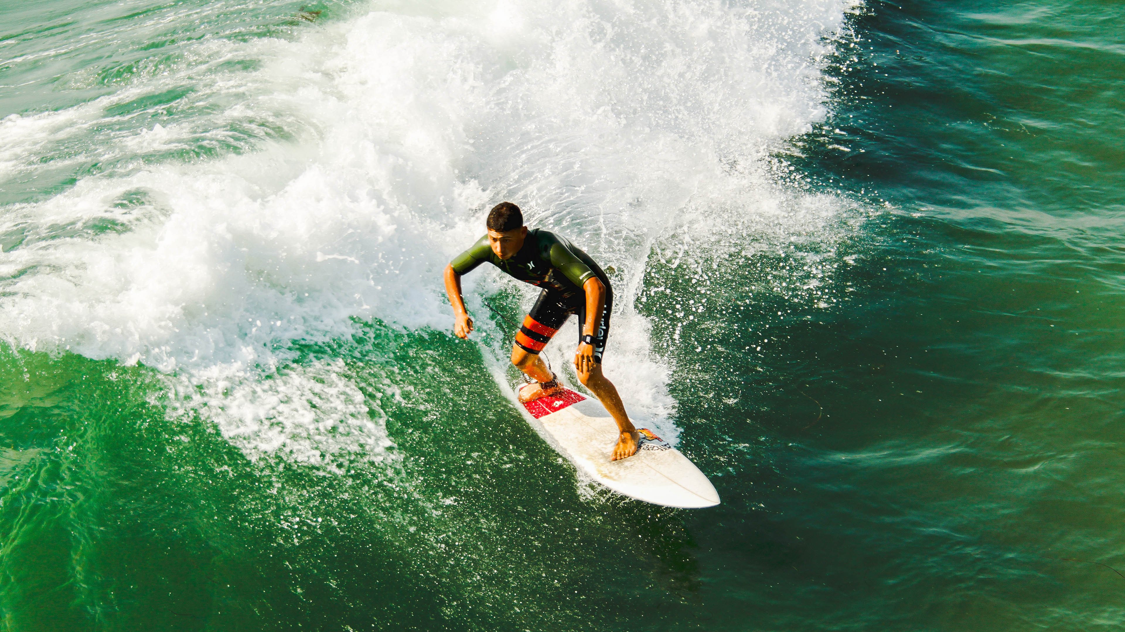 爱游戏体育平台-德国骑手弗洛尔·德·温内在2024年欧洲三项赛锦标赛中获得个人铜牌，表现出色。